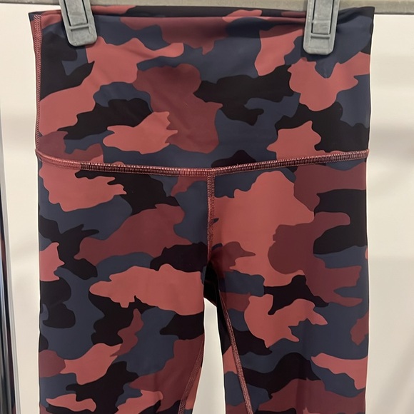 Lululemon Align camo leggings - Picture 3 of 4